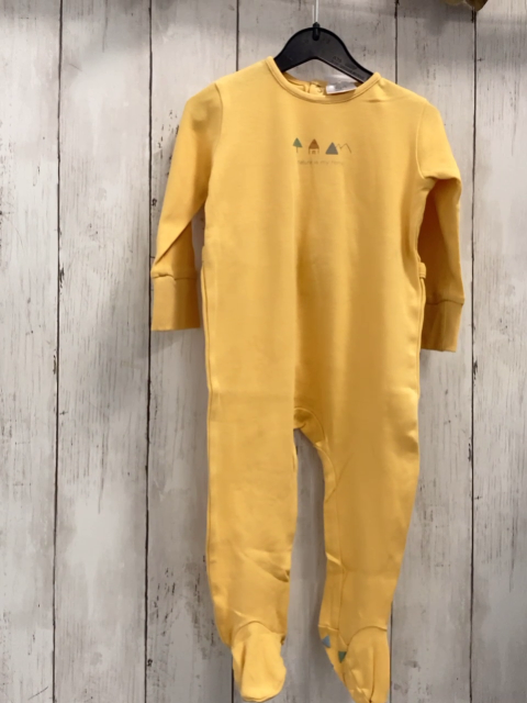 zara Schlafanzug Gr. 74  gelb Schrift 