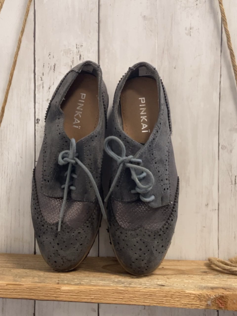 Pinkai Schuhe  Gr. 36  grau mit dicker gestreifter Sohle 