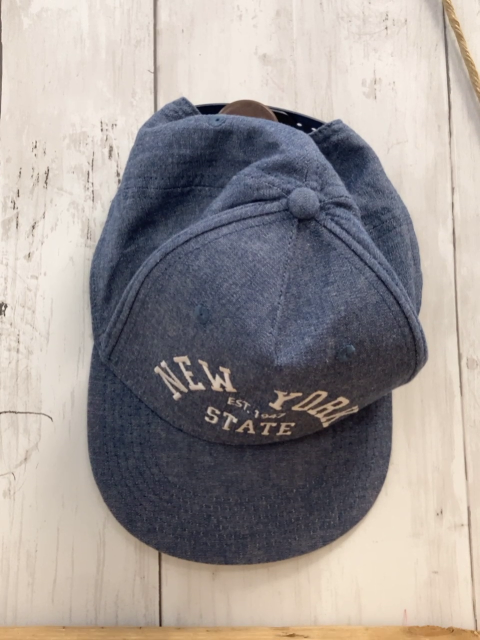 H&M  Kappe  Gr. 122/128  hellblau weiße Schrift 