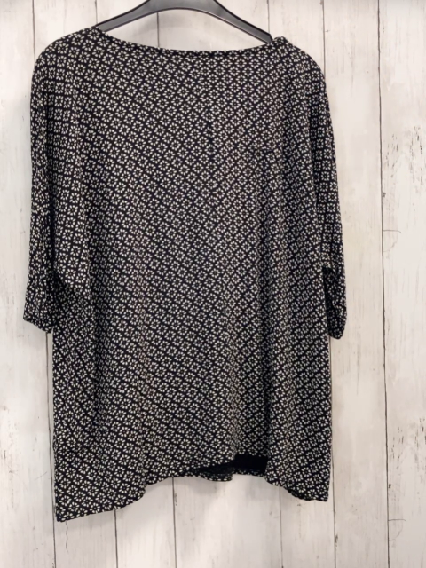 Zero  T-Shirt  Gr. 42  schwarz hellgraue Blumen 