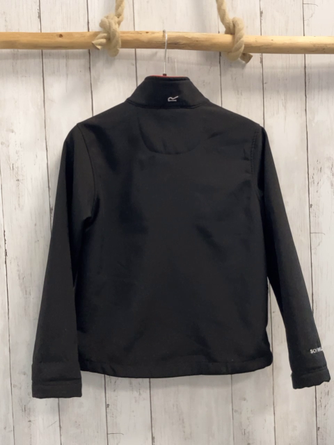 Regatta  Softshelljacke  Gr. 140  schwarz roter Reißverschluss + rotes Fleecefutter 