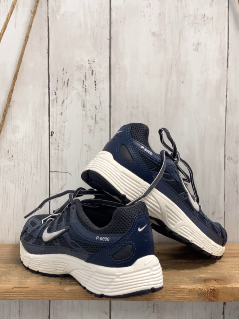 neu Nike  Schuhe  Gr. 34  blau grau weiße Sohe 