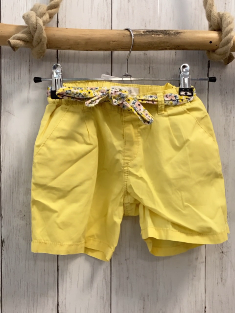 H&M Shorts Gr. 116  gelb Gürtelband Bund verstellbar