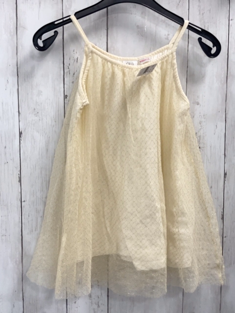 Zara  Kleid  Gr. 110  zweilagig creme + transpartentes Tüllüberkleid mit goldenem glänzenden Druck  