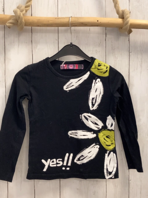 Desigual  Langarmshirt  Gr. 116  schwarz weiß hellgrüne Blumen