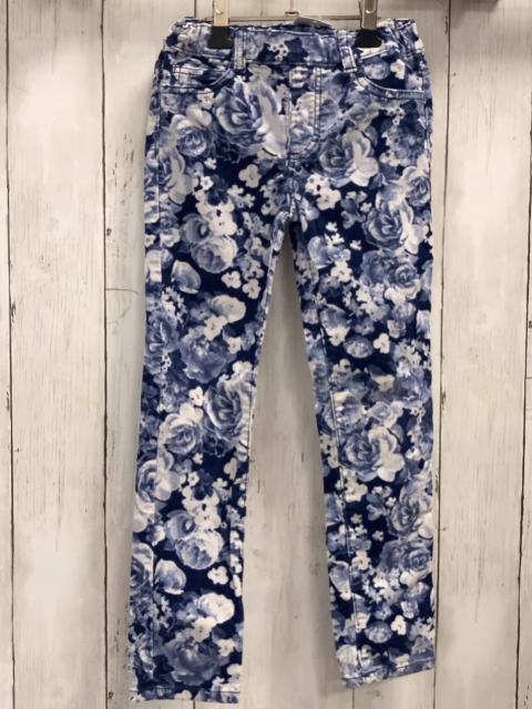 H&M  Hose  Gr. 116  blau hellblau weiße Blumen Kord Bund verstellbar 