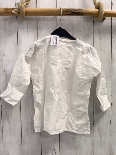 Natura  Bluse  Gr. 98  weiß gestickte Blumen 