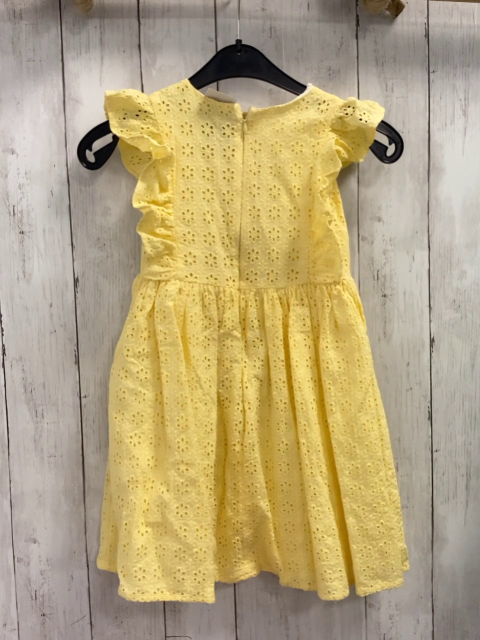 Teenie Weenie  Kleid  Gr. 110  gelb Blumenlochstickerei Schleife Rüschen Bär 