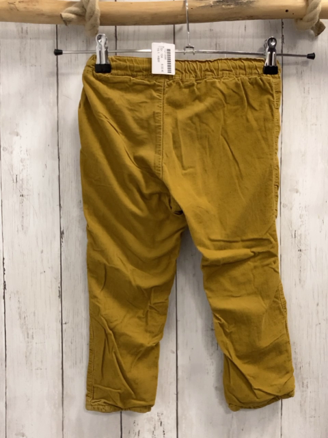 H&M  Hose  Gr. 104  mais Kord gefüttert Gummizugbund 