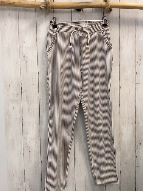 neu  Hose  Gr. 140  weiß dunkelblaue Streifen Gummizugbund mit weißer Kordel NP 12,99 €  