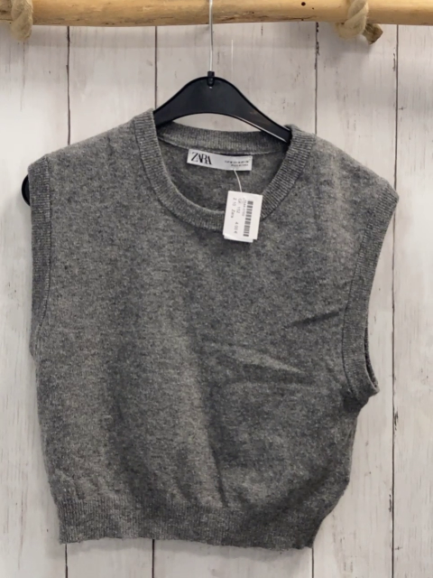 Zara  Pullunder  Gr. 152  grau Strick