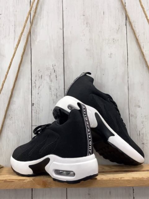 neu  Schuhe  Gr. 39  schwarz weiße dicke Sohle 