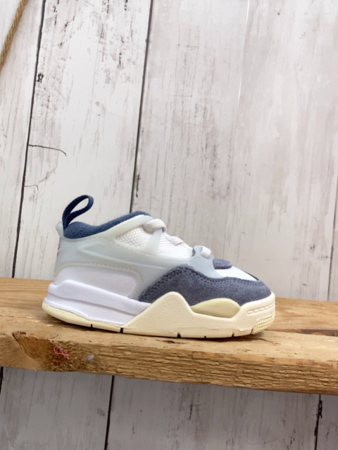 Nike  Schuhe  Gr. 21  weiß grau dunkelgrauer Bund 