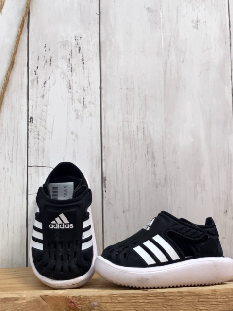 Adidas  Halbsandalen  Gr. 19  schwarz weiße Streifen + Sohle 