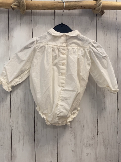 zara Bluse Gr. 68  weiß Lochmuster Bodyunterteil