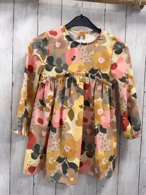 Mayoral Kleid Gr. 110  gelb beige grün Blumen Feinkord