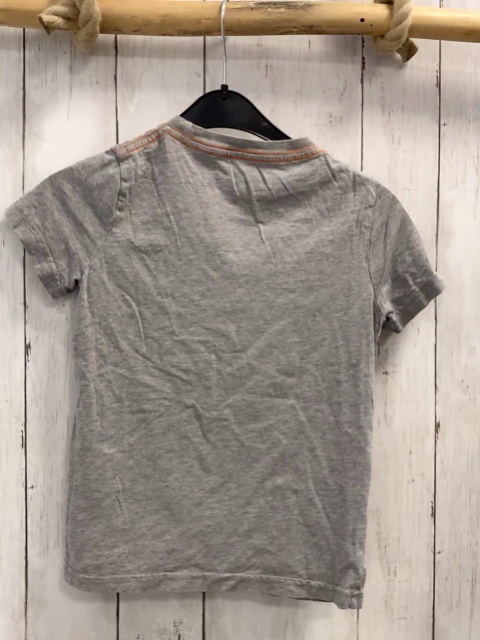 Boden  T-Shirt  Gr. 122  grau orange Krake am Steuerrad 