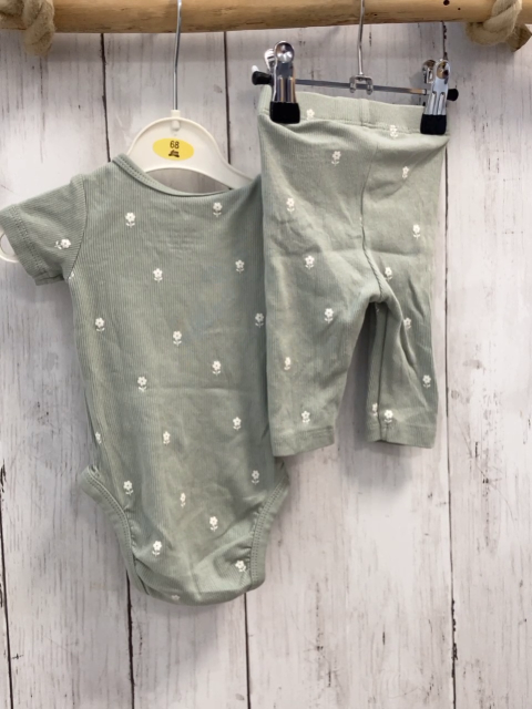 2tlg H&M  Body + Leggings  Gr. 50  kiwi Rippen weiße Blumen 