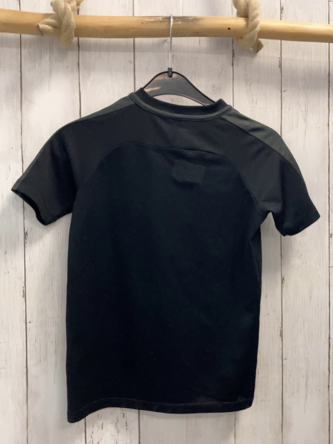 Nike  Sportshirt  Gr. 128  schwarz graue Streifen