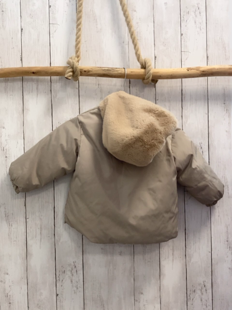 Zara  Winterjacke  Gr. 92  heller kiwiton Fellkapuze beige Reißverschluss 