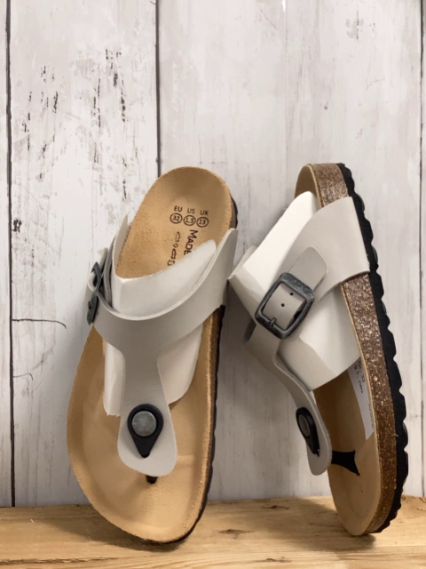 neu  Sandalette  Gr. 32  hellgrauer Riemen 