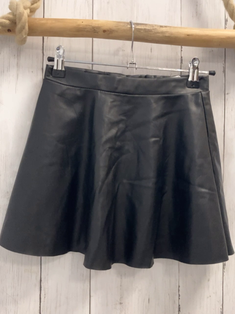 H&M  Rock Gr. 128  schwarz lederoptik 