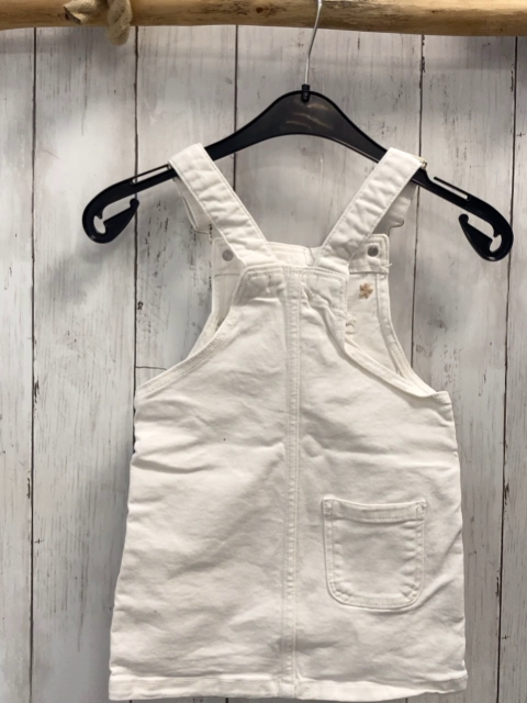 Mango Trägerrock Gr. 98  weiß bunte gestickte Blumen 