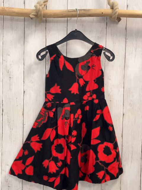 Miss CG Kleid  Gr. 104  schwarz rote Blumen mit grauem Rand 