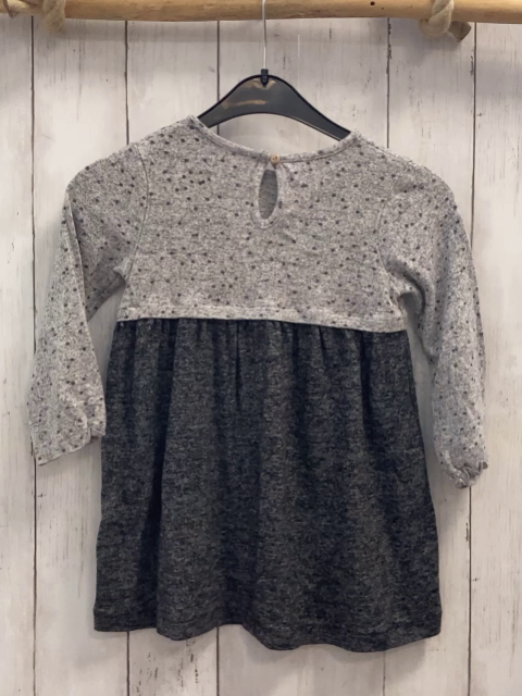 Zara  Kleid  Gr. 98  hellgrau graue Punkte + grau dunkelgrau meliert 