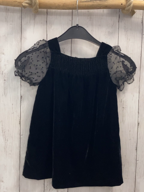 Zara  Kleid  Gr. 104  schwarz Samt transparente Ärmel mit Noppen 