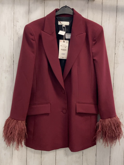neu Zara  Blazer Gr. XL  weinrot Armelsaum aus weichen Federn NP 79,95 € 