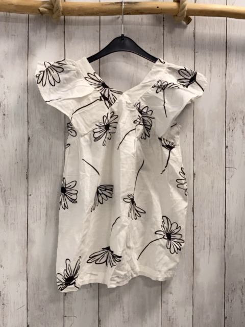 Zara  Kleid  Gr. 110  weiß Rüschen schwarze Blumen 