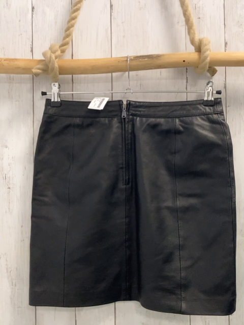 Esprit  Rock Gr. 36  schwarz Leder 