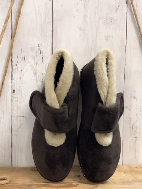 neu  Hausschuhe  Gr. 38  braun Nicky beige Plüschbund 