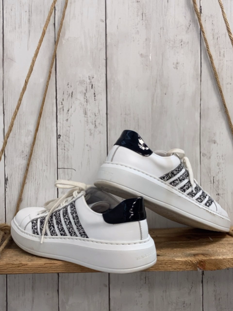   Schuhe  Gr. 38  weiß mit schwarz weißen Streifen 