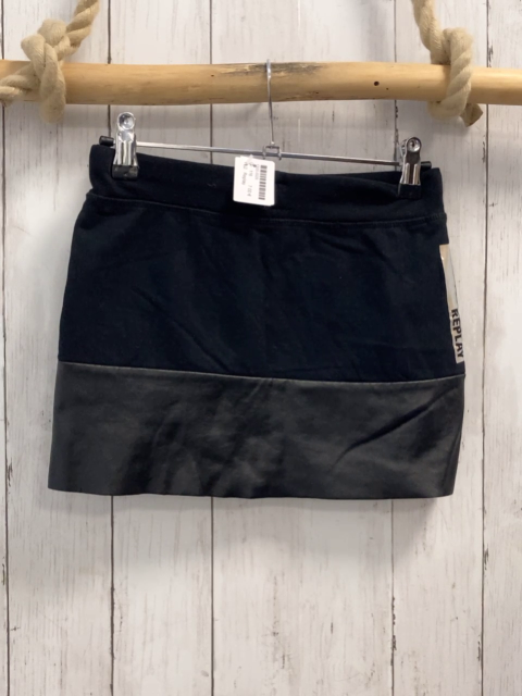 Replay  Rock Gr. 116  schwarz Saum in lederoptik