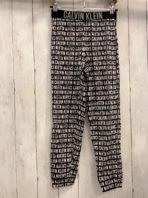 Calvin Klein Leggings  Gr. 134  schwarz weiße graue Schrift 