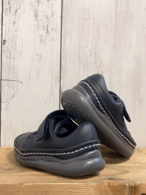 Clarks neu Schuhe Gr. 18,5  blau weiße Nähte NP reduzierz auf 18,99€