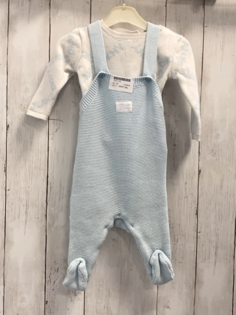 DKNY 2tlg Latzhose + Pullover Gr. 62  hellblau Strick + weiß blaue Schrift Strick