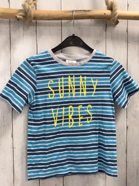   T-Shirt  Gr. 116  weiß hellblau blau schwarze Streifen gelbe Schrift 