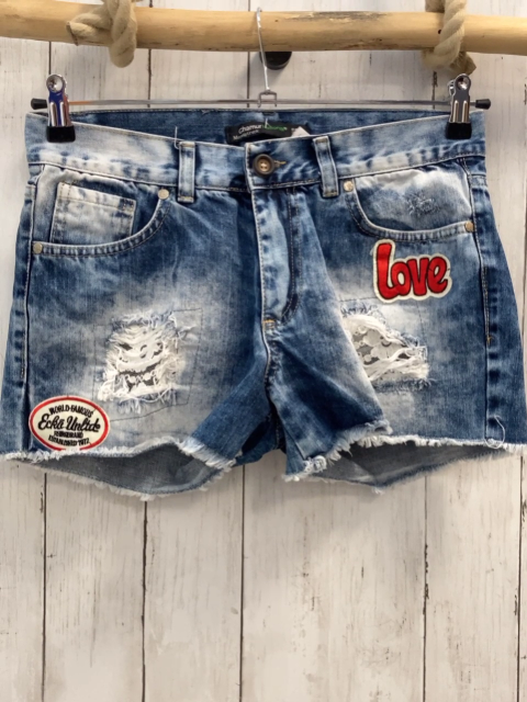   Shorts Gr. L  blau jeans Schrift Aufnäher 