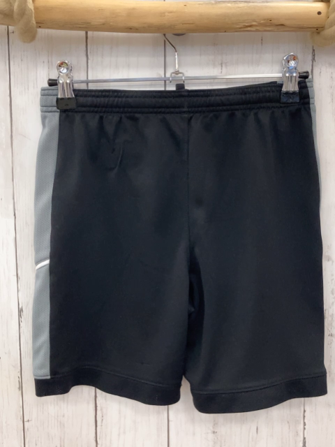 Nike Sportshorts Gr. 140  schwarz grauer Streifen an der Seite