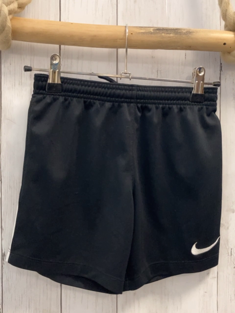 Nike Sportshorts Gr. 122  schwarz