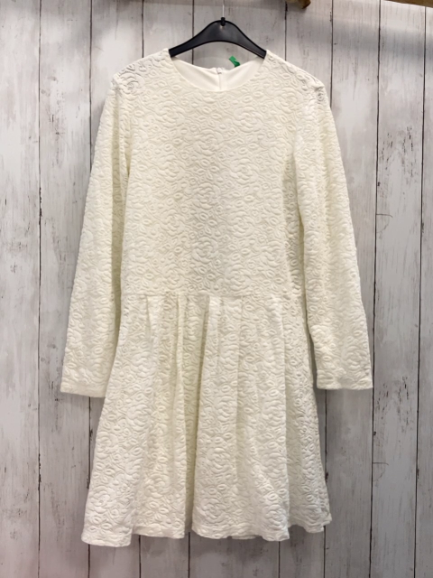 Benetton  Kleid  Gr. 158  weiß Lochmuster mit Blumen 
