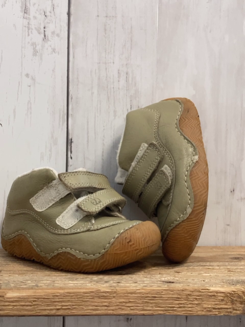 Elefanten  Schuhe  Gr. 20  mint weiße Nähte 