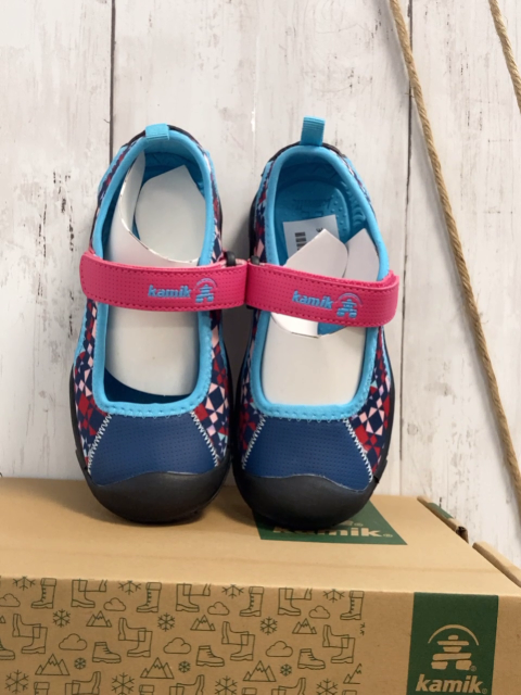 neu Kamik  Halbsandalen  Gr. 30  hellblau blau pink Riemen bunte Dreiecke Karton vorhanden 