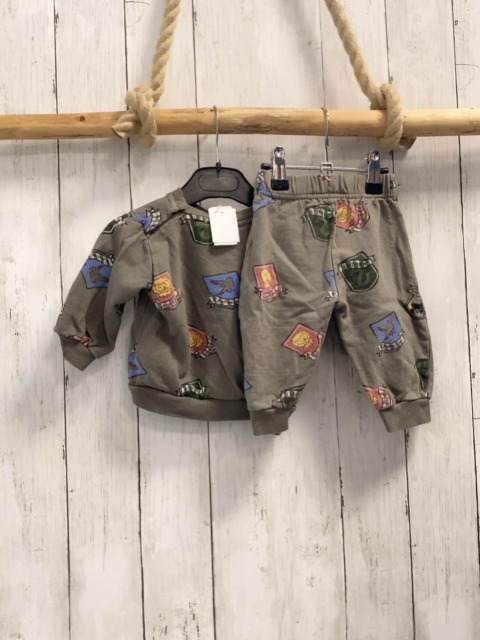 2tlg Pullover + Jogginghose Gr. 68  grau Harry Potter Wappen