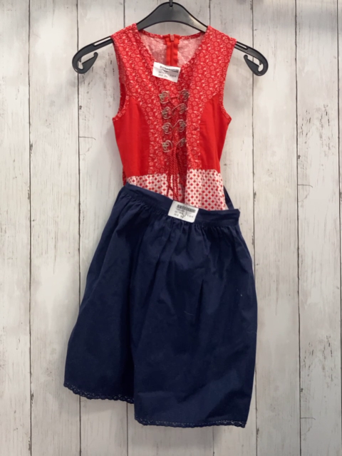 2tlg  Kleid/Dirndl + Schürze  Gr. 104  rot weiß mit Blumen + Rauten blaue Schürze 