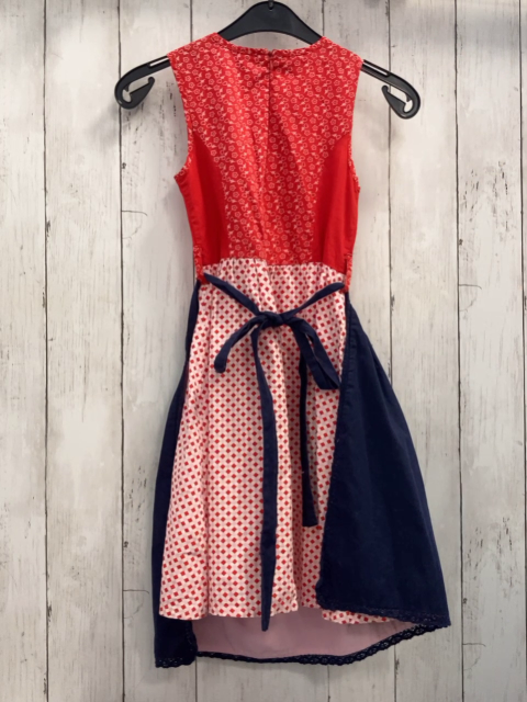 2tlg  Kleid/Dirndl + Schürze  Gr. 104  rot weiß mit Blumen + Rauten blaue Schürze 