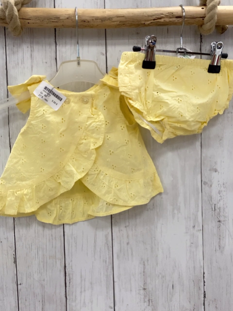 neu  Sommerbluse + Shorts  Gr. 68  gelb Lochstickerei Rüschen 